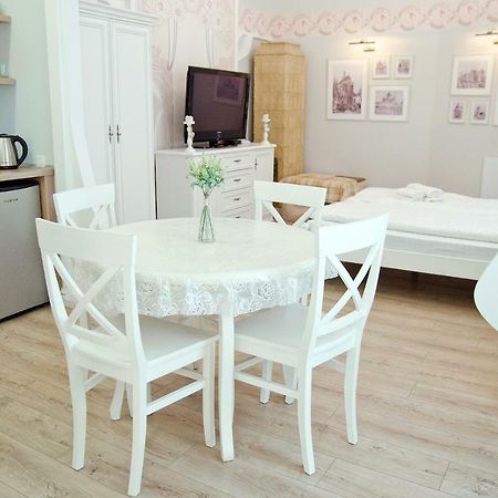Deluxe Appartment In The City Center Lviv Exterior photo