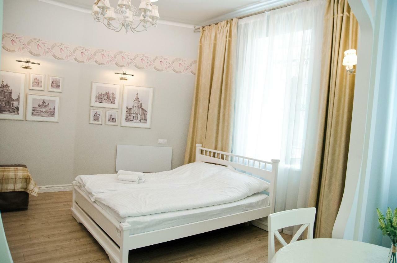 Deluxe Appartment In The City Center Lviv Exterior photo