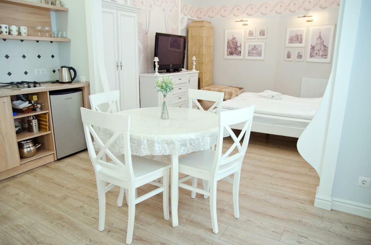 Deluxe Appartment In The City Center Lviv Exterior photo